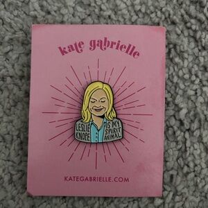 Kate Gabrielle Leslie Knope Enamel Pin - Pink Backer